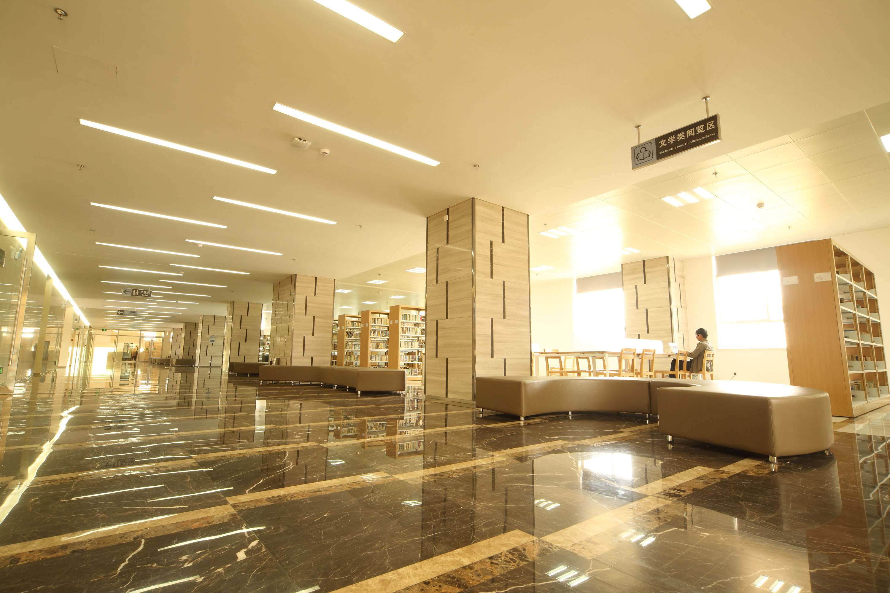 丽江图书馆 (3).jpg